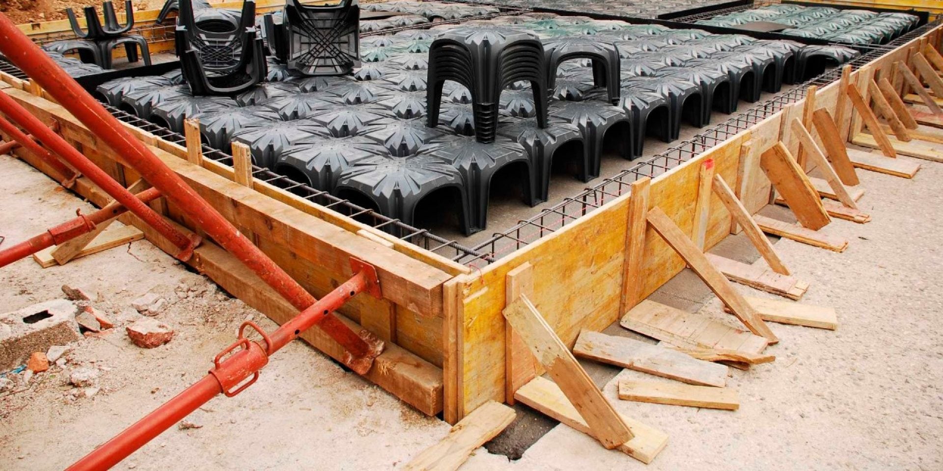 Reduce long setup times by using Hilti Screw anchors to secure your props and formwork panels to the concrete base.
