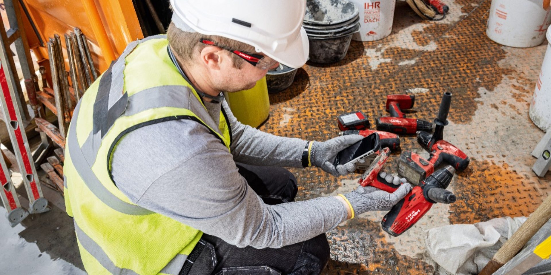 Hilti Connect App brings hassle-free tool services to your fingertips. 