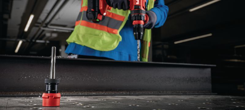 Image 2 of 5: SF 8M-22 cordless drill driver Cordless drill driver with interchangeable chucks, more torque, higher RPM and adjustable speed Applications 1