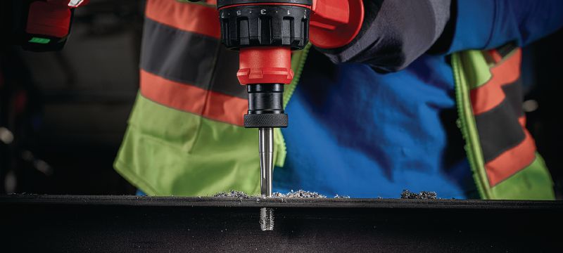 Image 4 of 5: SF 8M-22 cordless drill driver Cordless drill driver with interchangeable chucks, more torque, higher RPM and adjustable speed Applications 1
