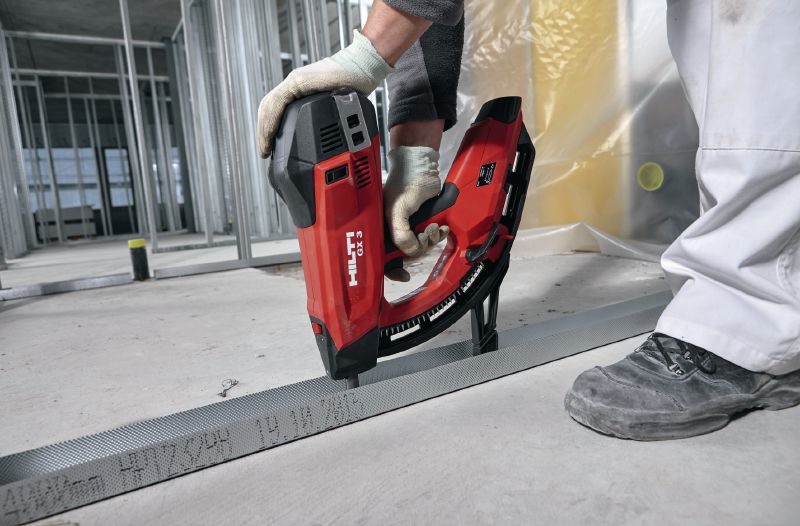 GX 3 Gas nailer Gas nailer with single power source for metal track, electrical, mechanical and building construction applications Applications 1